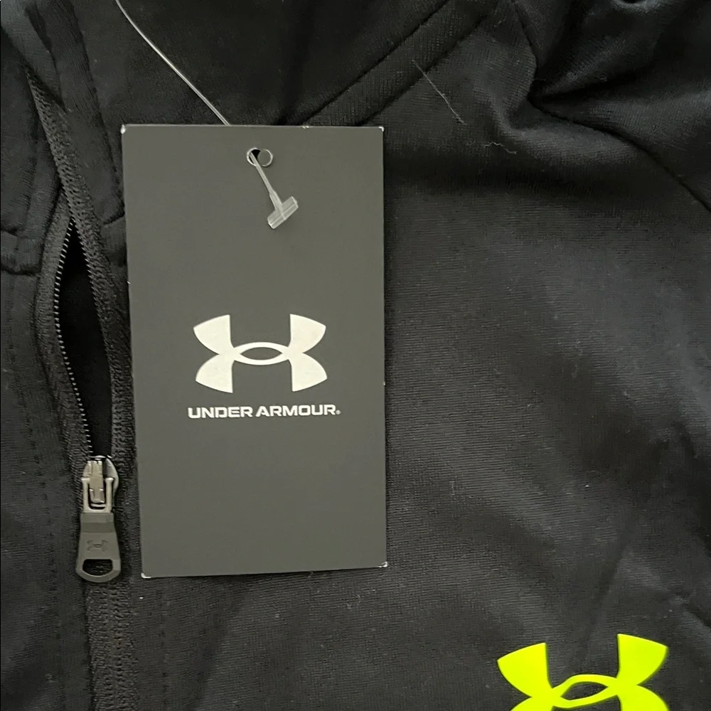 Under Armour Men's Black pullover with Neon Yellow Logo - Picture 3 of 5